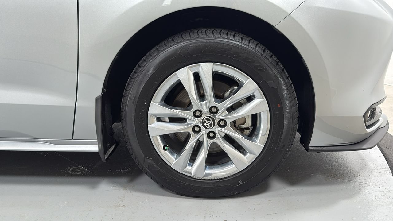 Used 2025 Silver Toyota XLE image 22