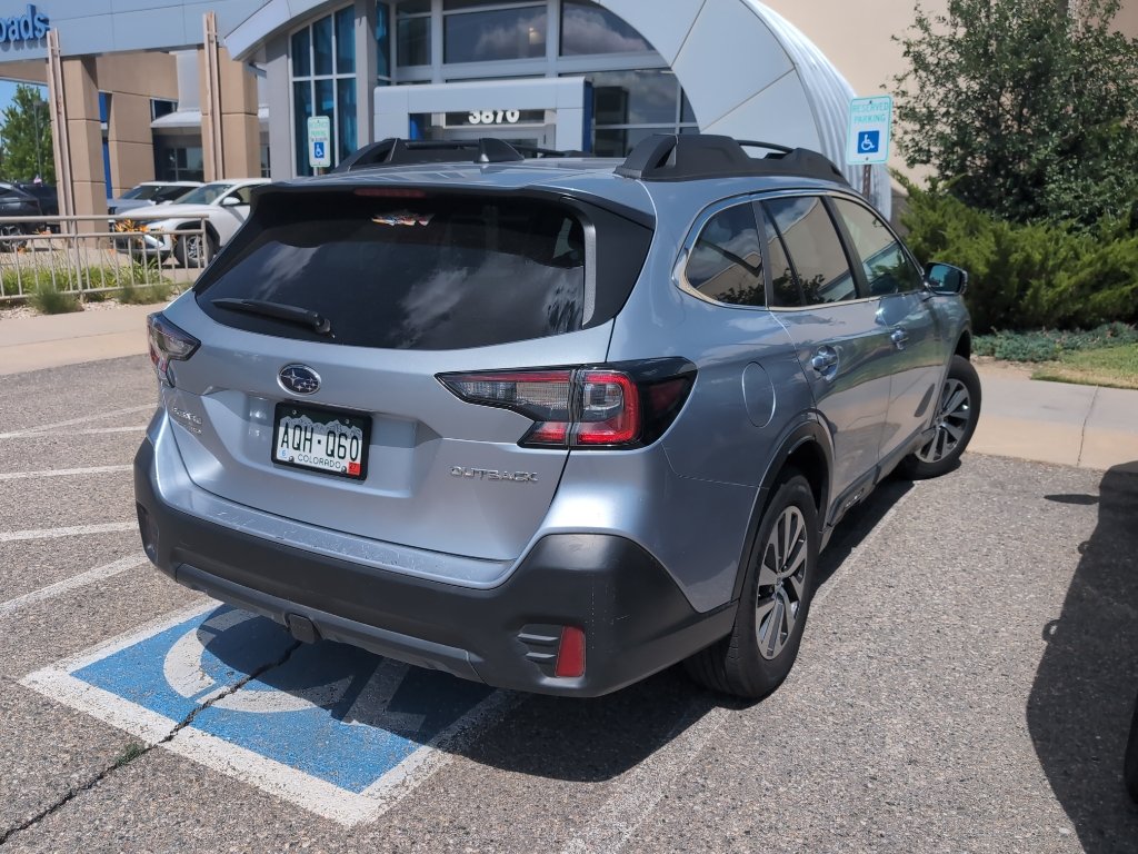 Used 2022  Subaru Premium image 3