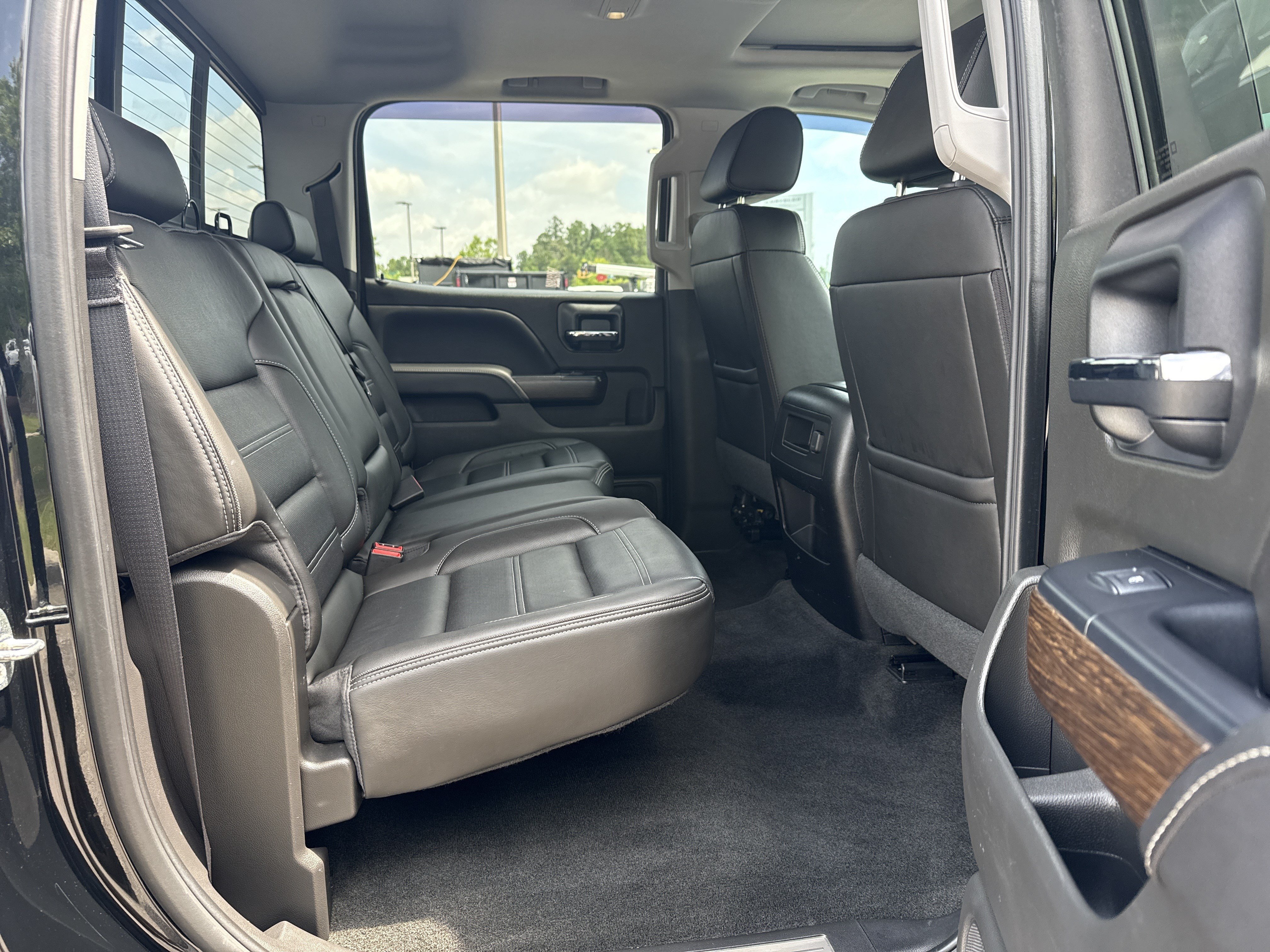 Used 2018 Onyx Black GMC Denali image 16