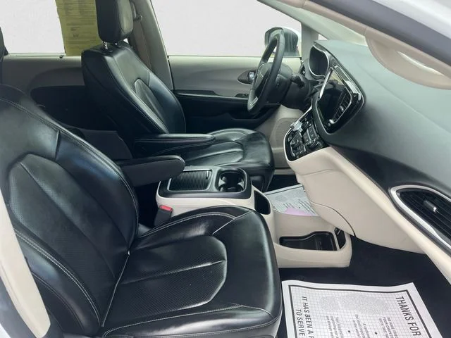 Used 2023 Bright White Clearcoat Chrysler Touring L image 15
