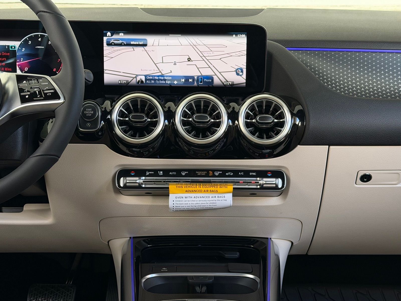 New 2026 Polar White Mercedes-Benz GLA 250 image 9