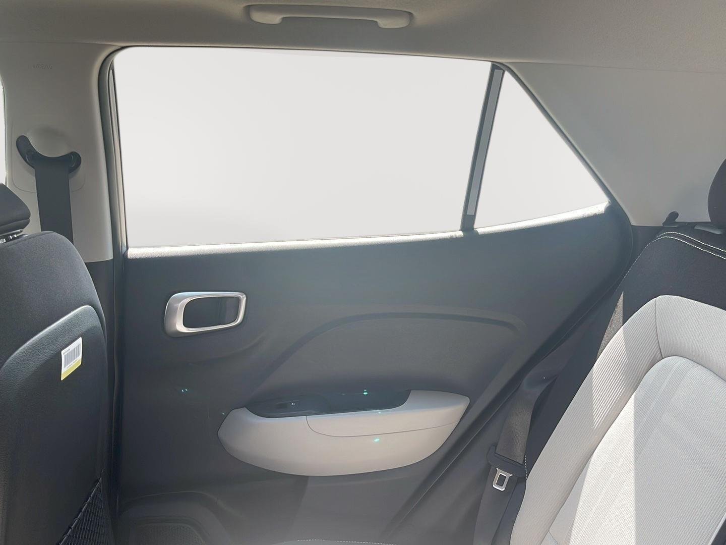 New 2026 Shimmering Silver Hyundai SEL image 10
