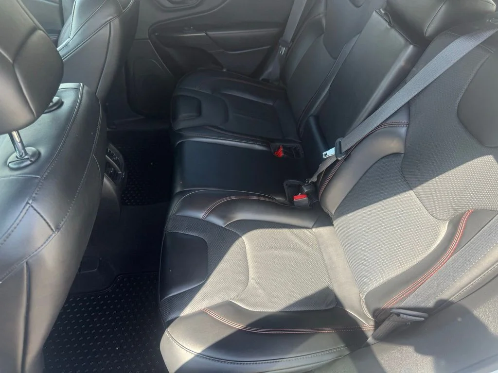 Used 2022 White Jeep Trailhawk image 37