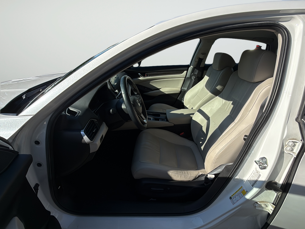 Used 2020 White Honda EX-L image 10