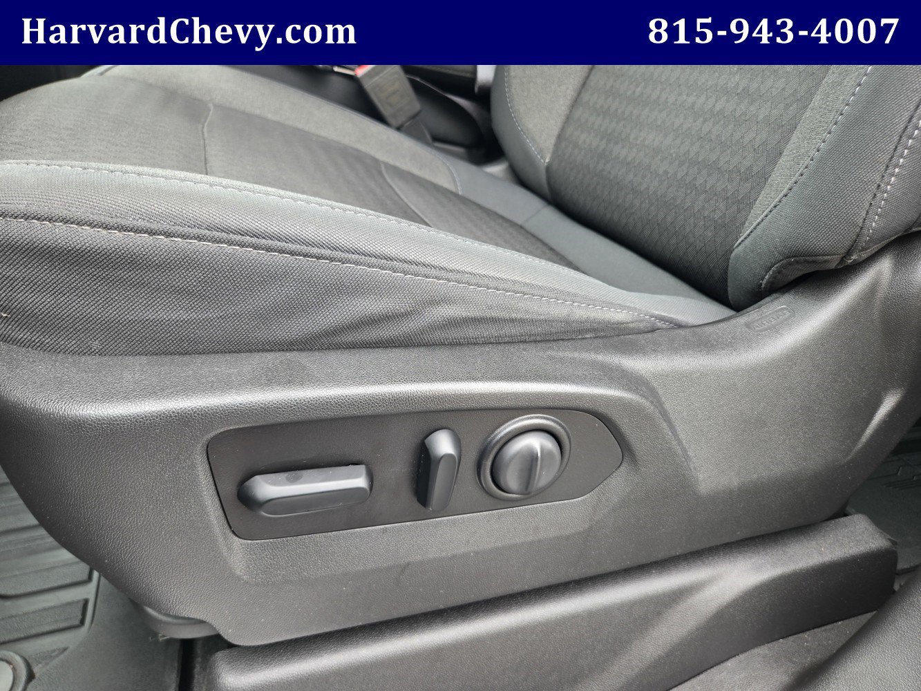 Used 2020 SUMMIT WHITE GMC SLE image 25