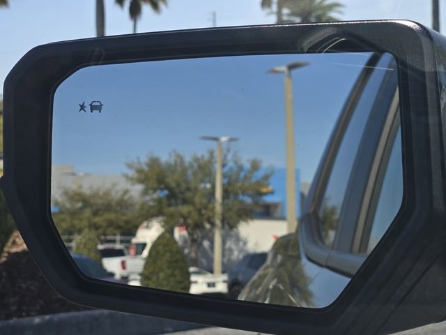 2025 Chevrolet Colorado ZR2 - Photo 18