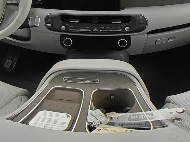 New 2026 Black Hyundai SEL Premium image 27