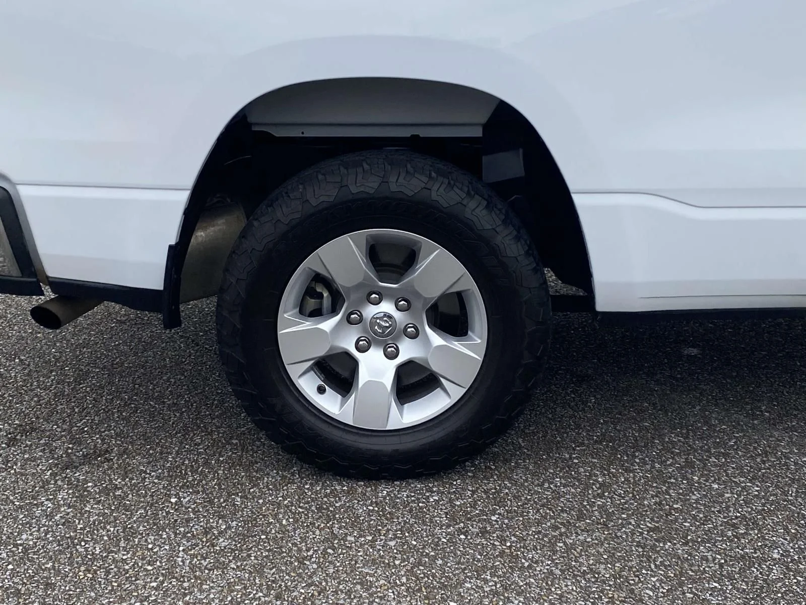Used 2021 White Ram Big Horn/Lone Star image 9