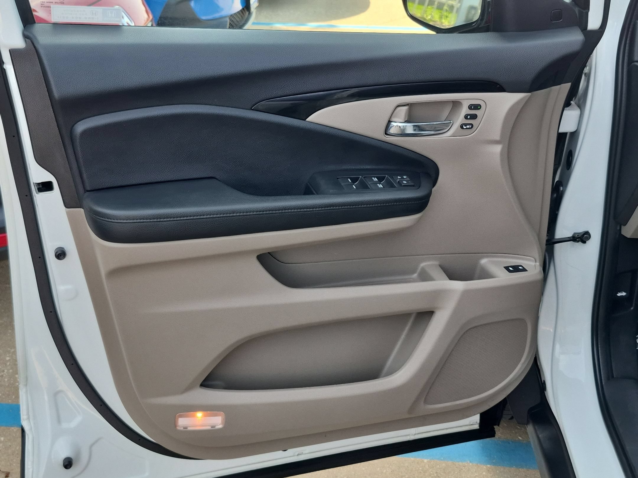 2022 Honda Pilot Elite - Photo 12