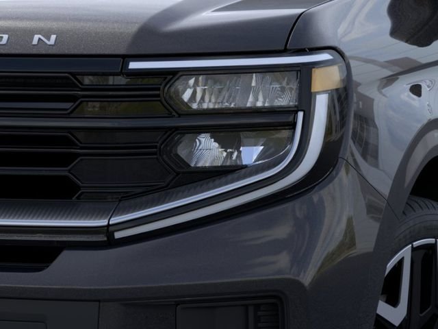 New 2025 Agate Black Metallic Ford Platinum® MAX image 18