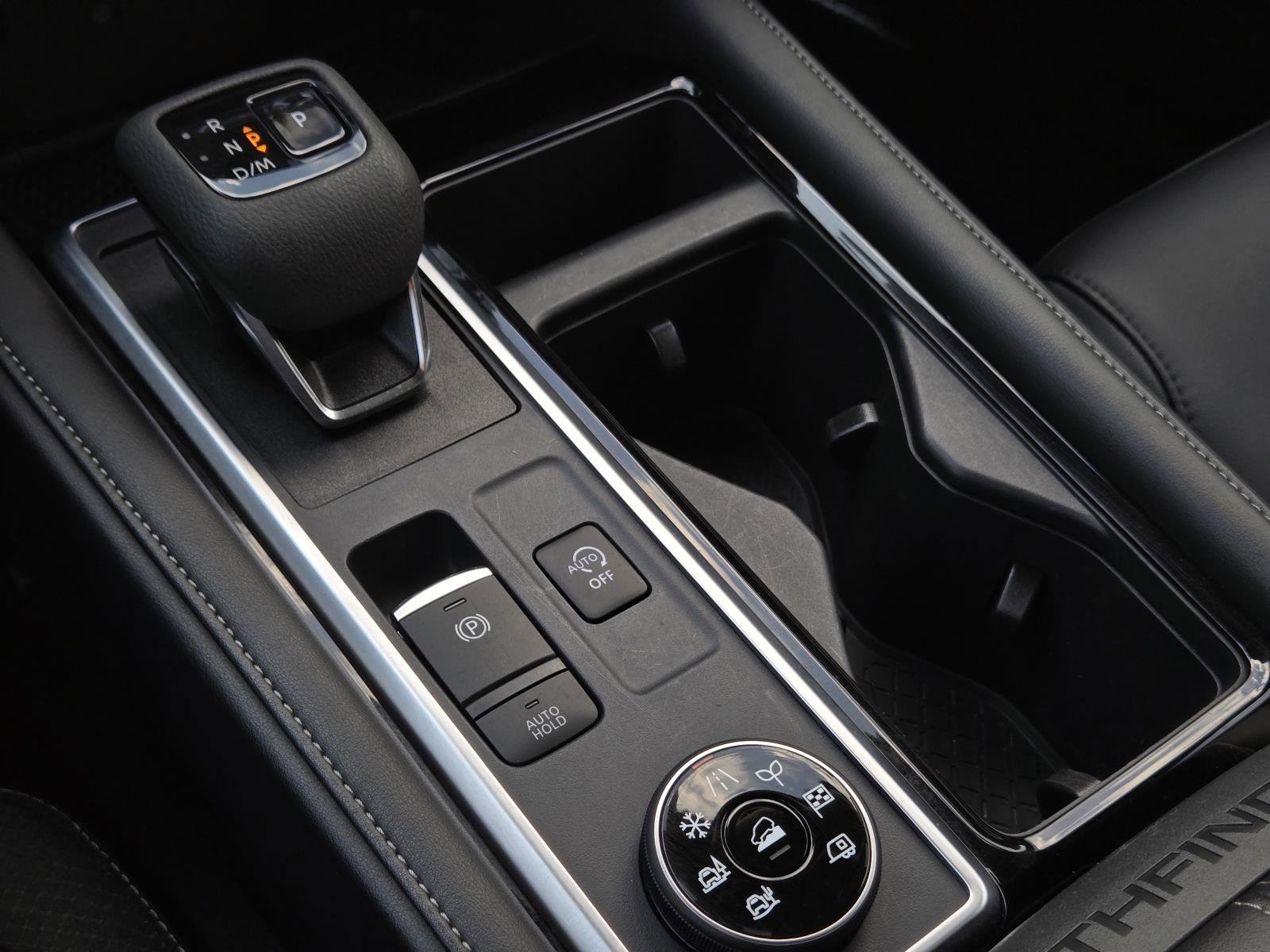 Used 2025 Super Black Nissan SL image 17