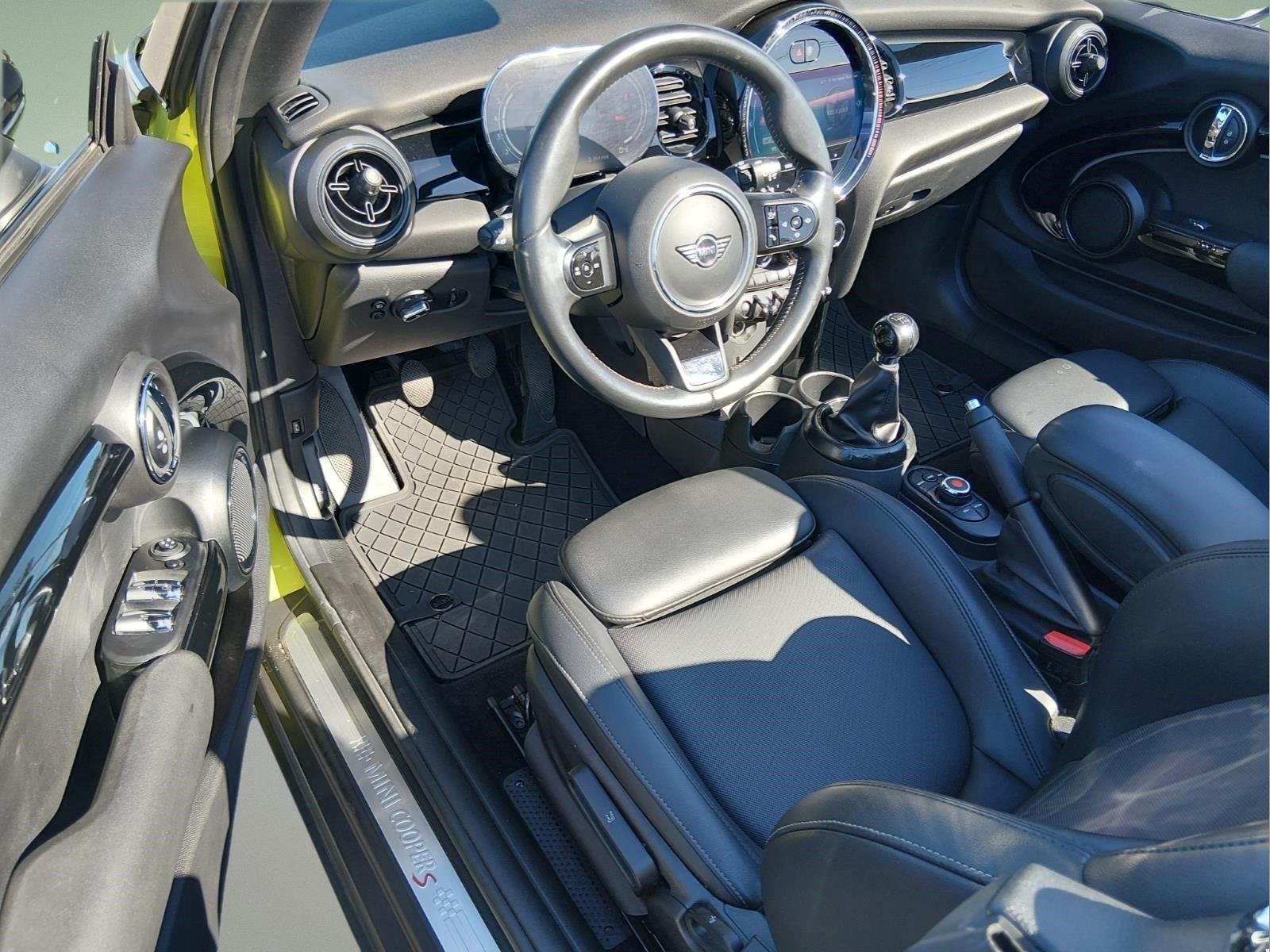 Used 2022 Zesty Yellow MINI Cooper S image 16