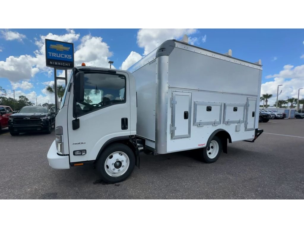 New 2024 Arc White Chevrolet MEDIUM ASH GRAY image 6