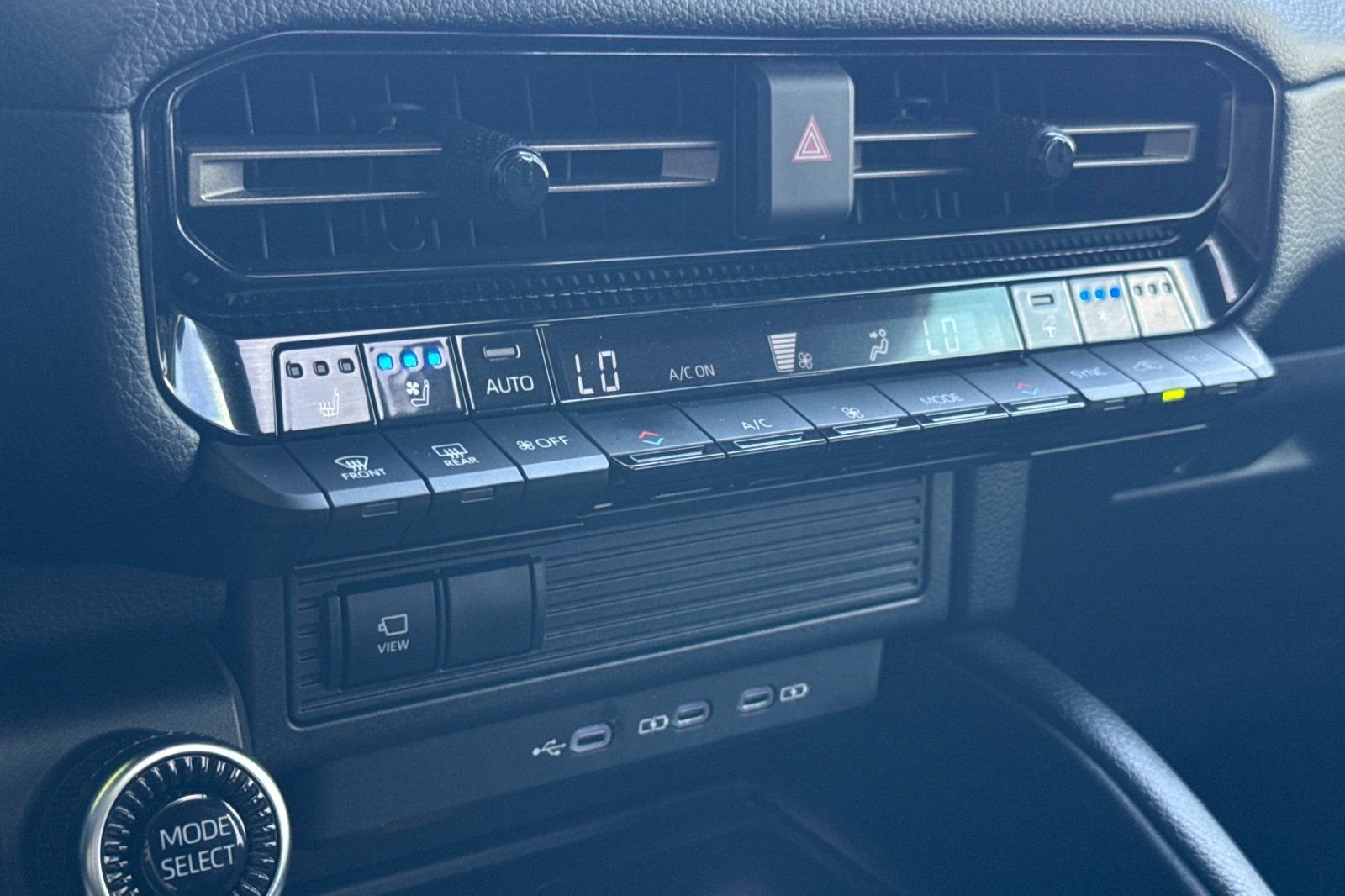 Used 2025 White Toyota Base image 19