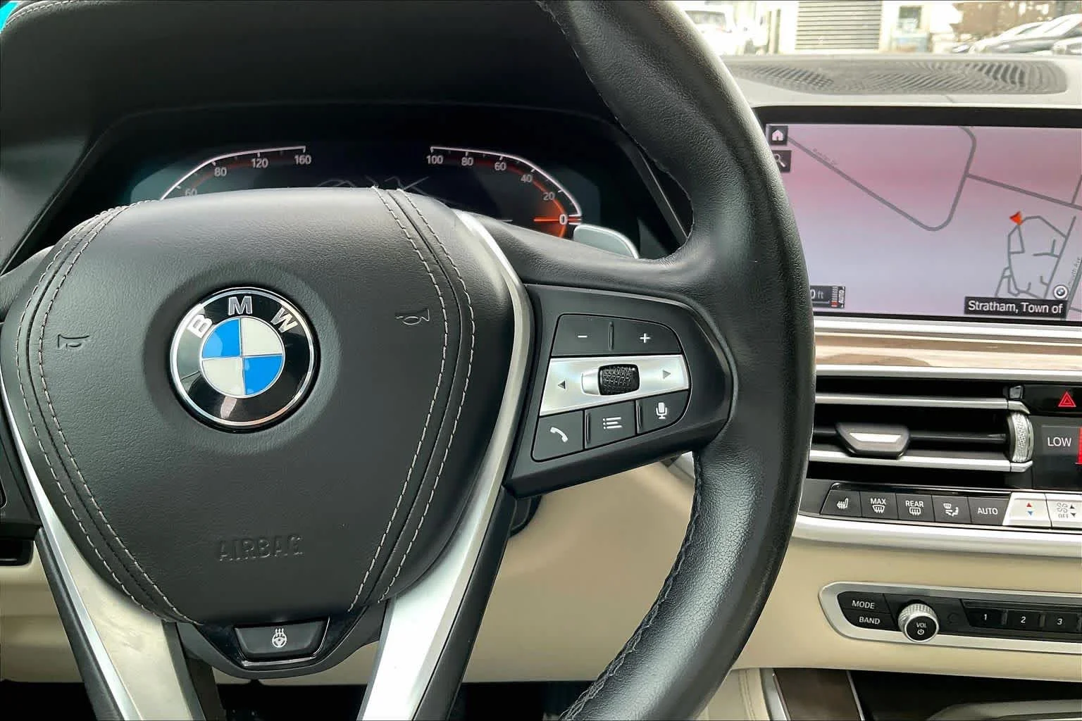 Used 2021 Black Sapphire Metallic BMW xDrive40i image 24