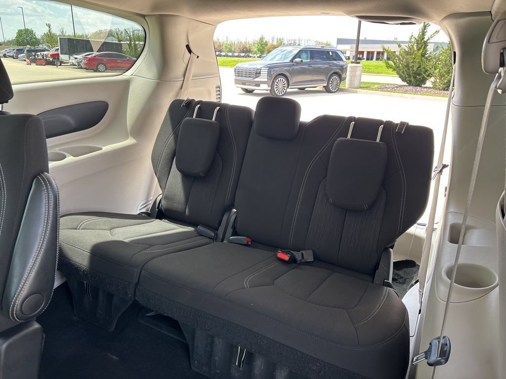 2024 Chrysler Voyager LX - Photo 36