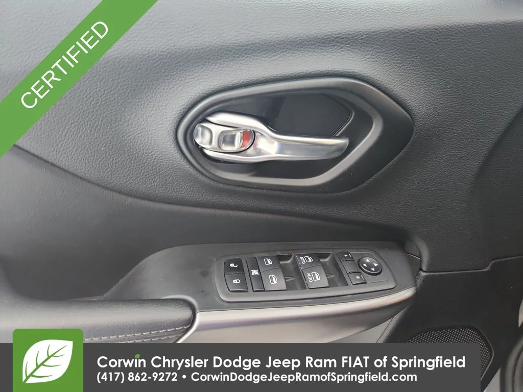 Certified Used 2022 Gray Jeep Latitude Lux image 21