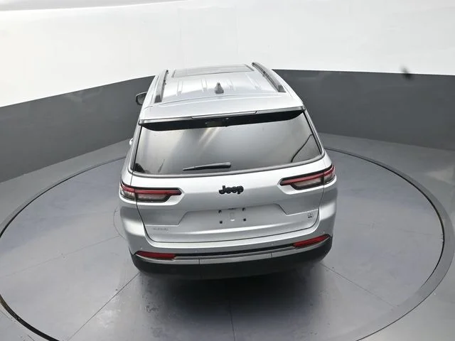 New 2026 Silver Zynith Exterior Paint Jeep Limited image 16