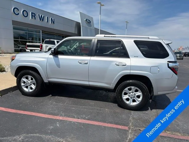 Used 2018 Classic Silver Metallic Toyota SR5 Premium image 8