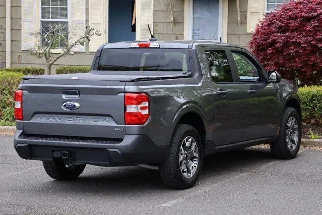 Used 2024 Gray Metallic Ford XLT image 5