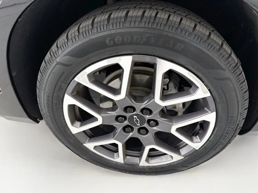 Used 2023 Gray Chevrolet RS image 31