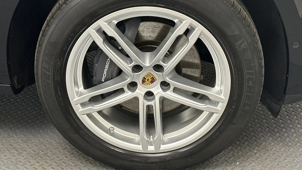 Used 2022 Black Porsche Base image 22