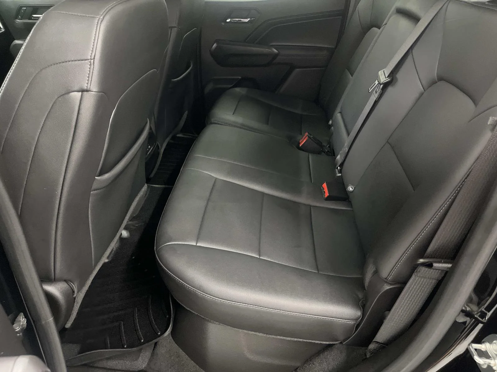 Certified Used 2024 Onyx Black GMC Elevation image 12