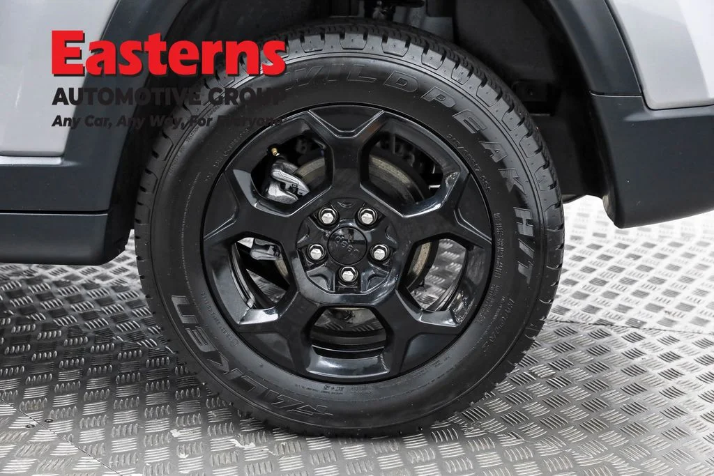 Used 2024 Gray Jeep Trailhawk image 32