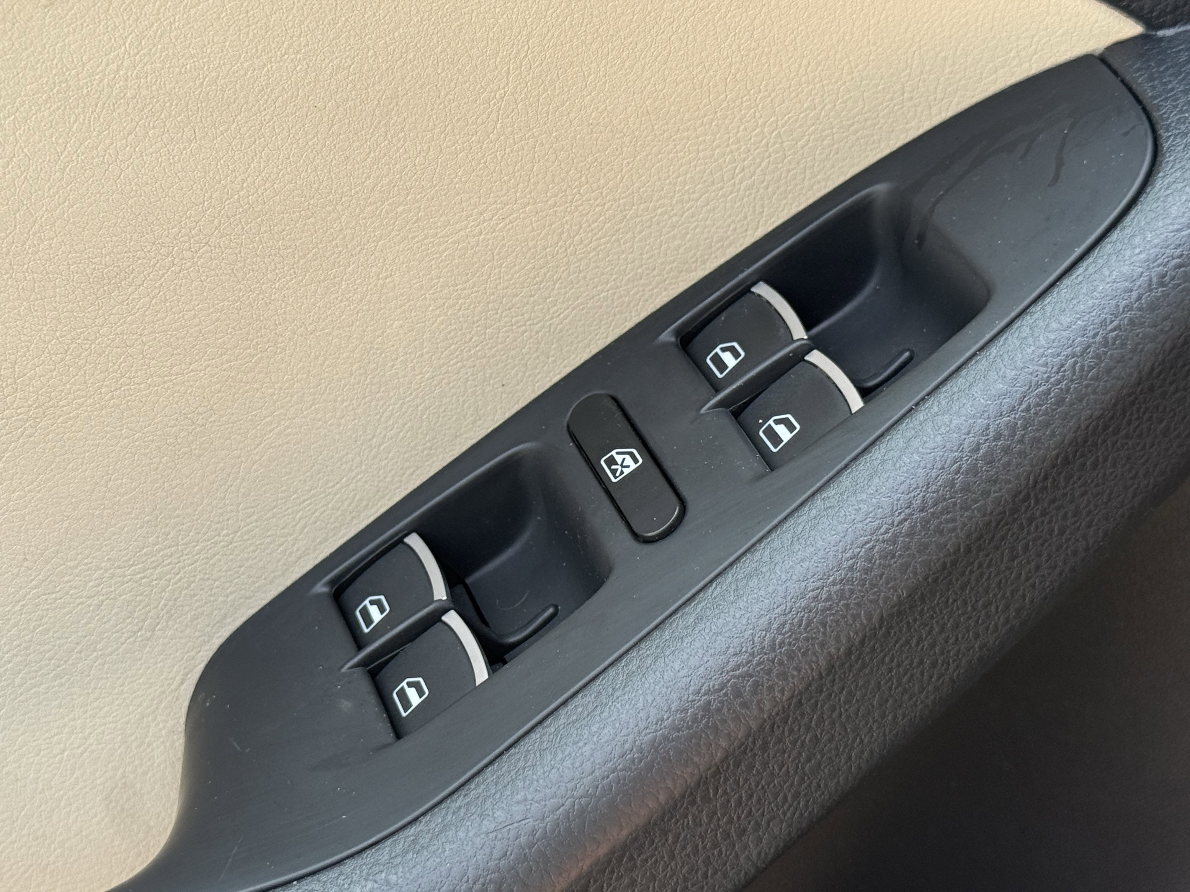 Used 2015  Volkswagen  image 25