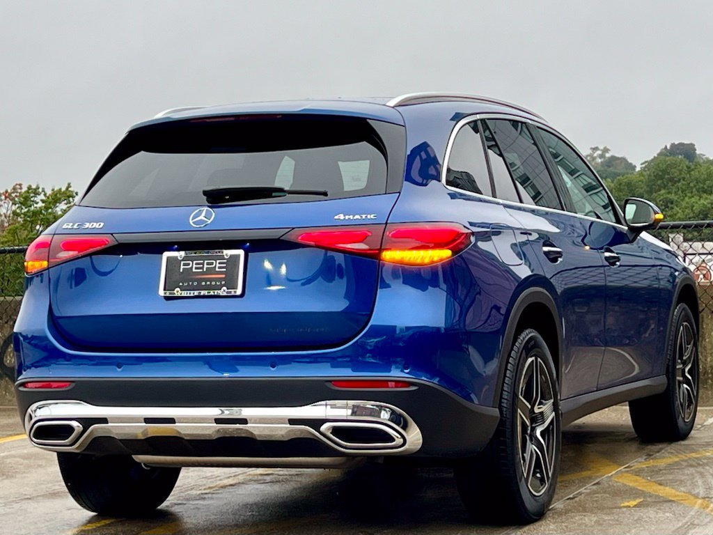 Certified Used 2026  Mercedes-Benz GLC 300 image 7