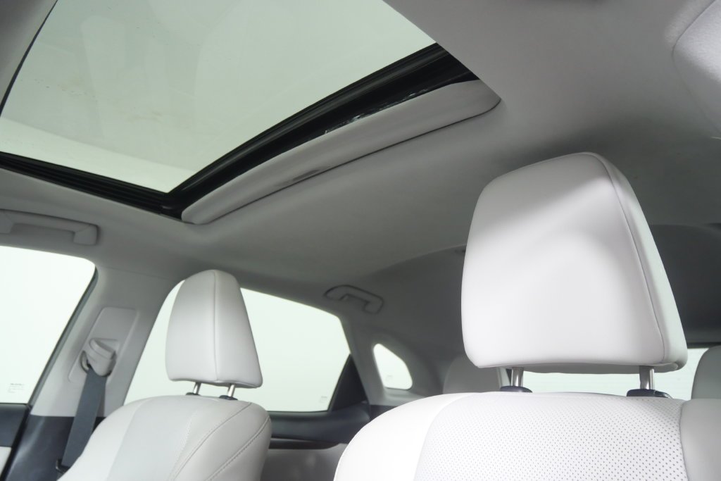 Used 2022 White Pearl Lexus 350 image 12