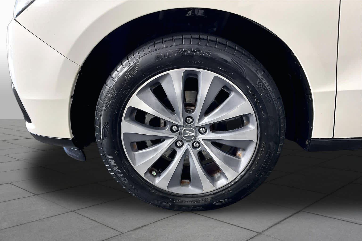 Used 2016 White Diamond Pearl Acura w/Tech image 10