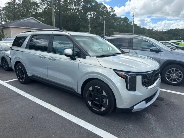 Used 2025 White Kia EX image 1