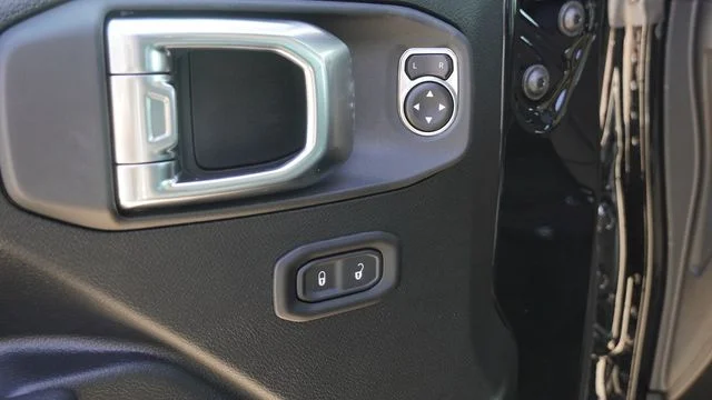 New 2026 Black Clear-Coat Exterior Paint Jeep Sport S image 18