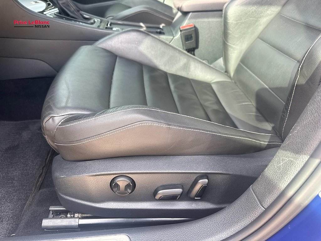 Used 2016 Lapiz Blue Metallic Volkswagen Base image 15