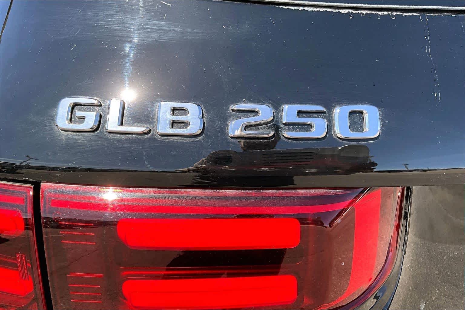 New 2026 Night Black Mercedes-Benz GLB 250 image 7
