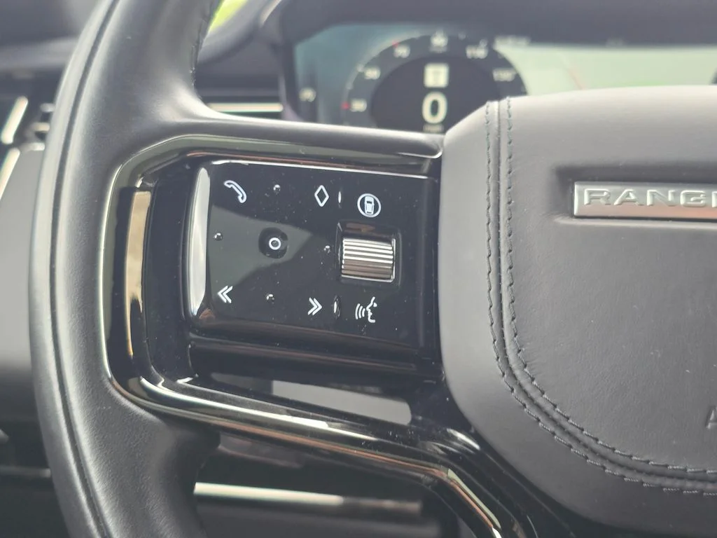 Certified Used 2024 White Land Rover Dynamic SE image 18