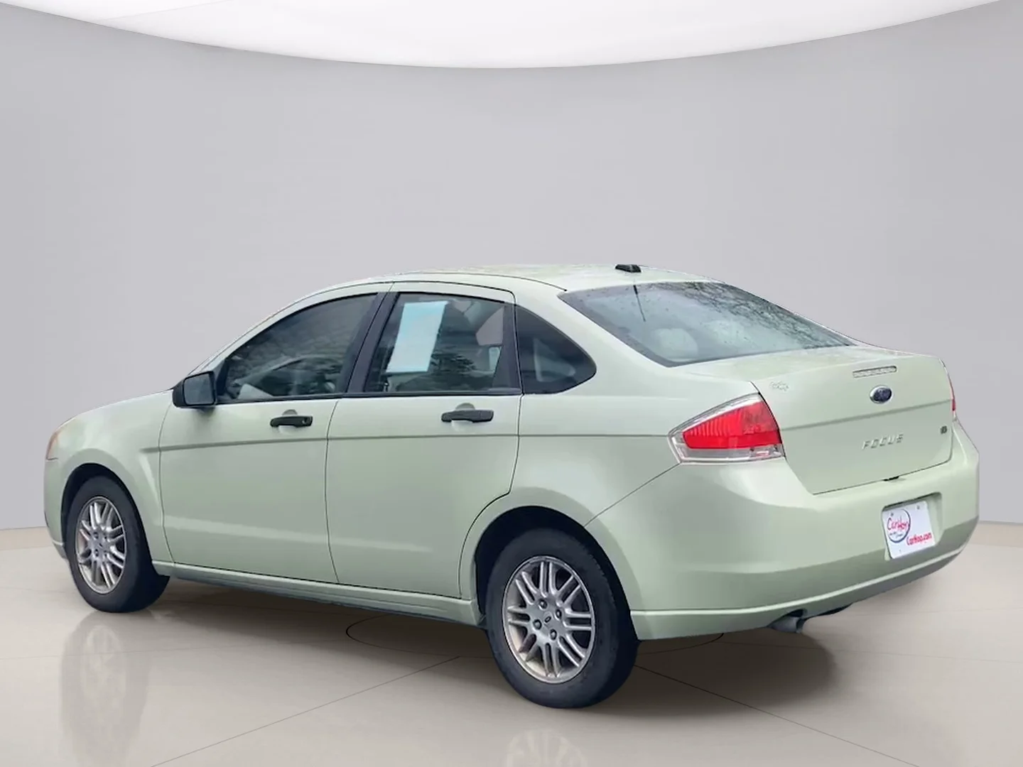 Used 2010 Green Ford SE image 3