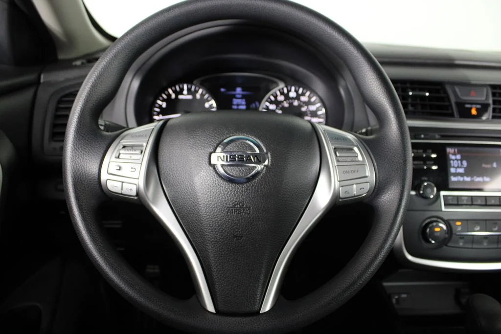 2016 Nissan Altima S - Photo 23