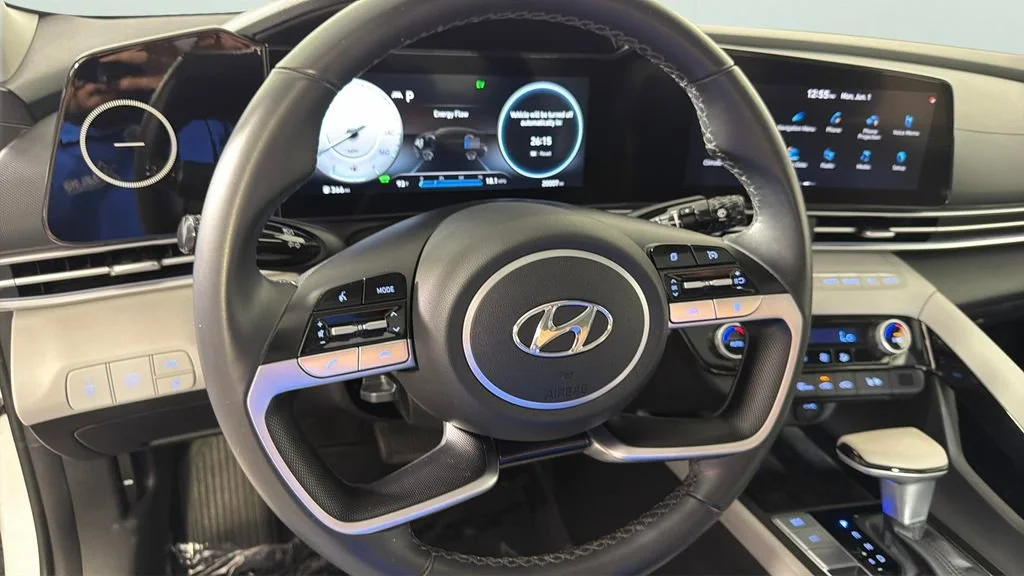 Used 2022 White Hyundai Limited image 24