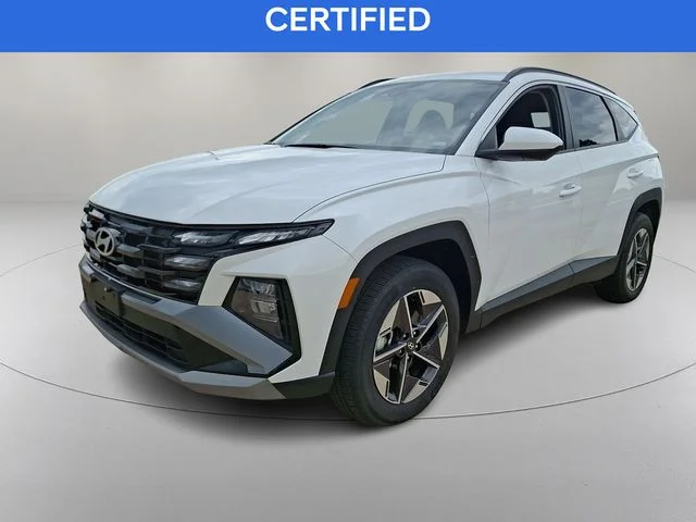 Used 2025 White Hyundai SEL image 5