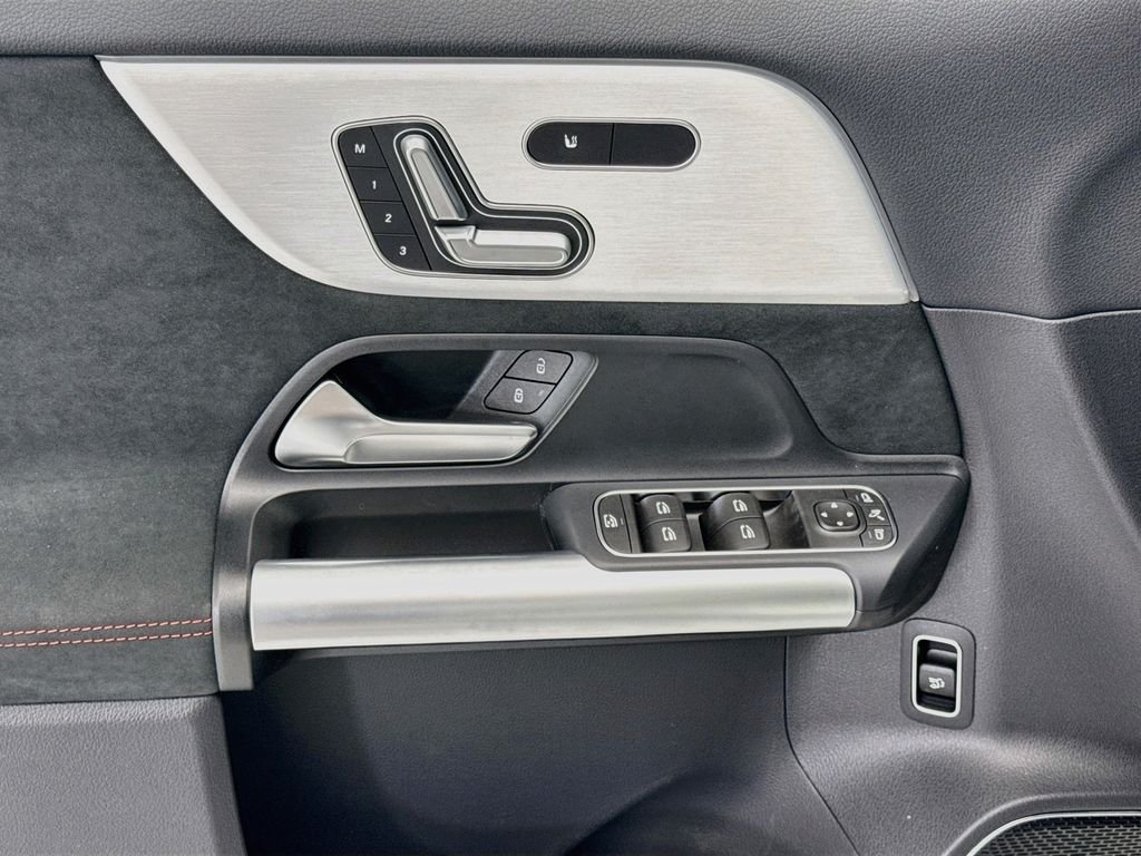 New 2026 Polar White Mercedes-Benz GLA 35 AMG® image 22