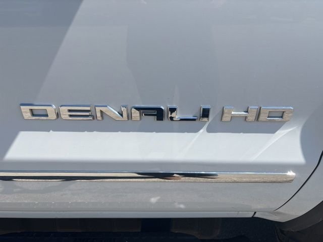 Used 2017 White GMC Denali image 13