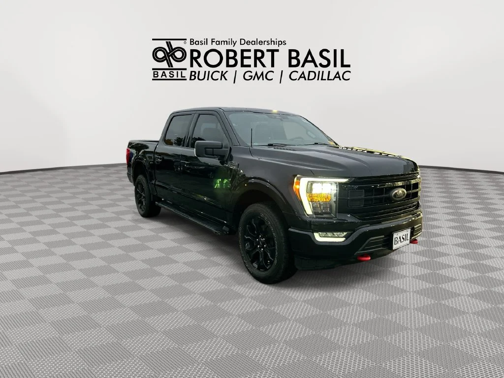 Used 2022 Black Ford XLT image 2