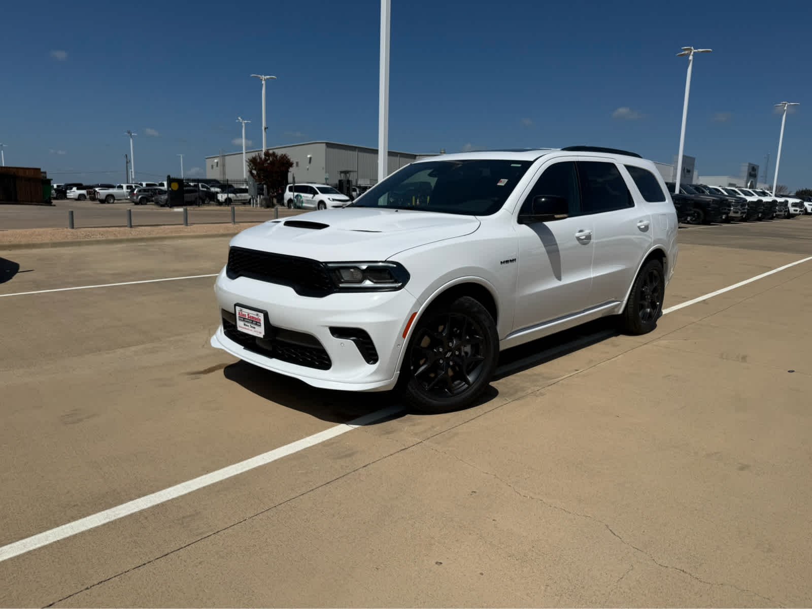 New 2026 White Knuckle Clear-Coat Exterior Paint Dodge GT Plus HEMI V8 image 4