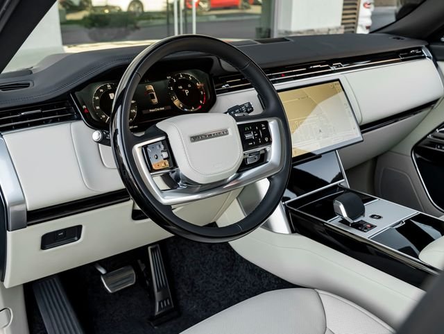 New 2026 Santorini Black Land Rover SE image 16