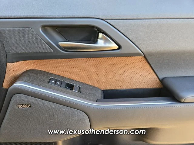 Certified Used 2025  Lexus 550 Luxury+ image 20