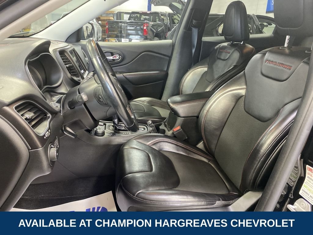 Used 2021 Diamond Black Jeep Trailhawk image 26