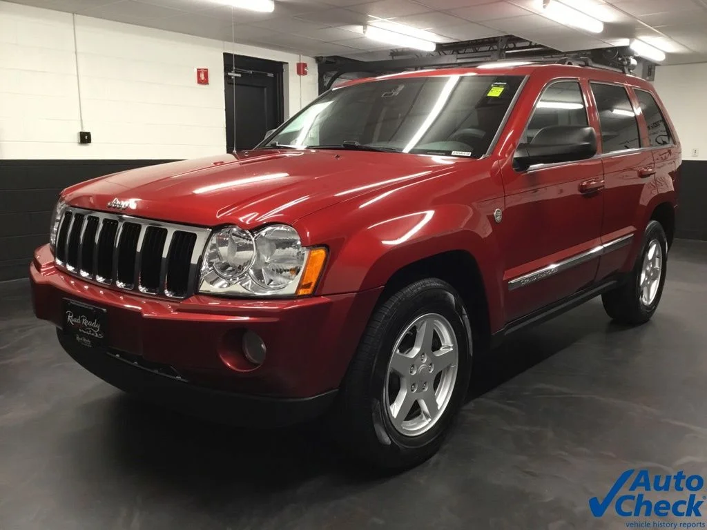 Used 2005 Red Jeep Limited image 5