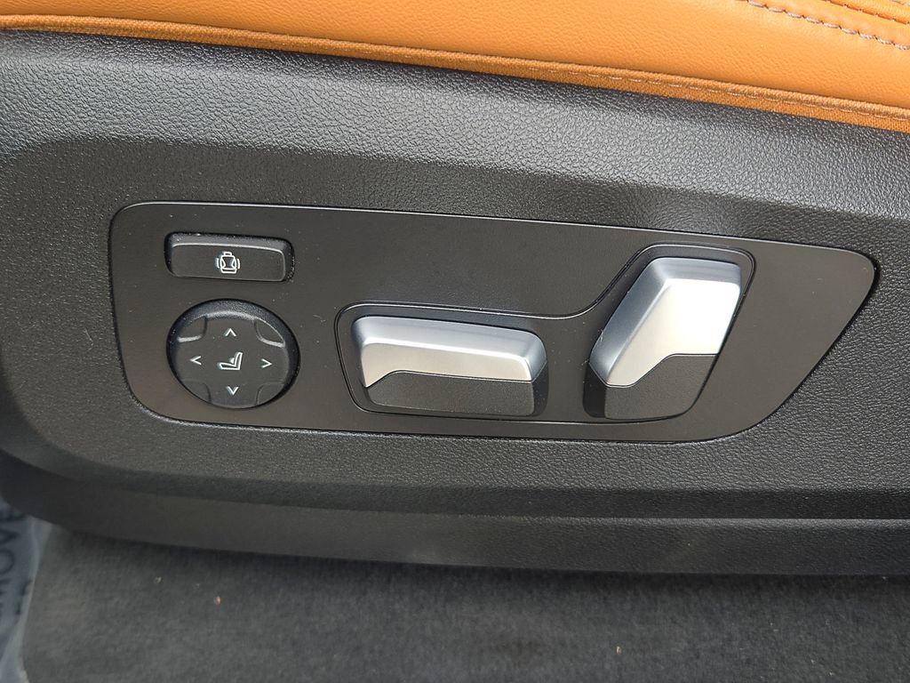 Used 2024 Carbon Black Metallic BMW sDrive40i image 17